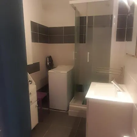 Maisonnette Pres De La Et Commerce דירה *