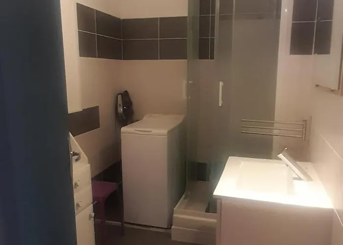 Maisonnette Pres De La Et Commerce شقة *